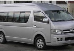Xe ô tô khách 16 chỗ Toyota Hiace BKS: 31A-8588